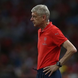 Wenger Sentil Kebijakan Transfer MU