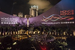 Menutup Libur Lebaran di Hong Kong, Ada 3D Light Show Keren