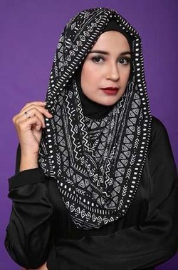 5 Tips Pakai Jilbab Instan Untuk ke Kantor