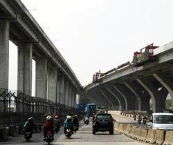 Halangi Jalan, 69 Tiang Jalan Tol Akses Priok Dibongkar