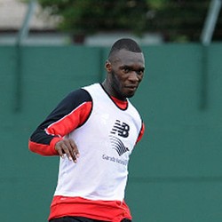 Si Merah Antusias Sambut Kedatangan Benteke