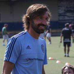 Pirlo Klaim Masih Ada dalam Rencana Conte di Timnas