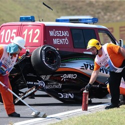 Sergio Perez Alami Kecelakaan Hebat, Hamilton Jadi yang Tercepat
