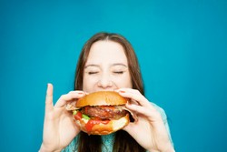 Makan Pelan-pelan Terbukti Memberi Rasa Kenyang Lebih Lama