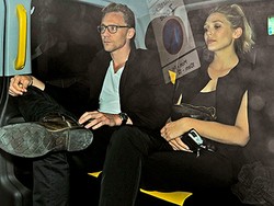 Romansa The Avengers! Tom Hiddleston dan Elizabeth Olsen Makin Mesra