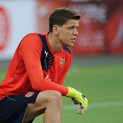 Szczesny Selangkah Menuju Roma