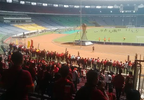 Latihan di GBK, Totti dkk Disemangati Chant-chant I Lupi