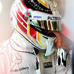 Hamilton Nantikan Ancaman dari Red Bull