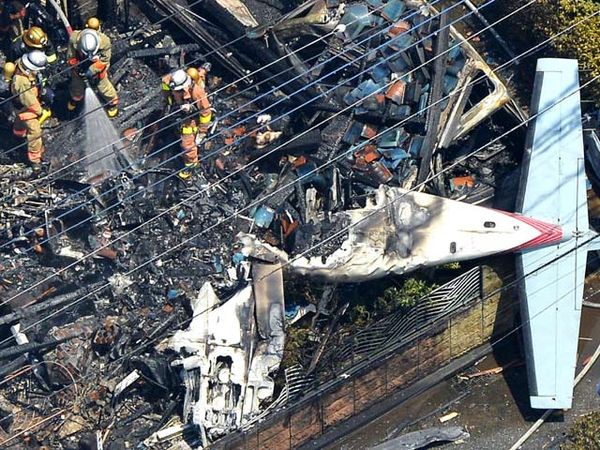 Pesawat Kecil Jatuh di Tokyo, 3 Orang Tewas