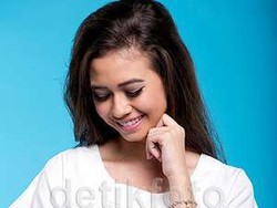 Nyetir Mobil Sendiri Cara Yuki Kato Hilangkan Galau