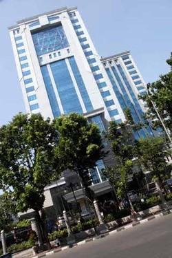 RI Bisa Seperti Yunani kalau Utang Dihabiskan untuk Ini