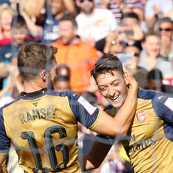 Arsenal Pesta Enam Gol Tanpa Balas ke Gawang Lyon