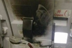 Parah! Pria di Tiongkok Coba Bakar Pesawat