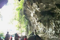 8 Gua Paling Unik di Indonesia (1)