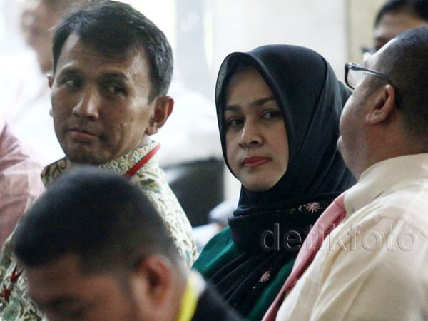 Gubernur Gatot dan Evy Datang ke KPK