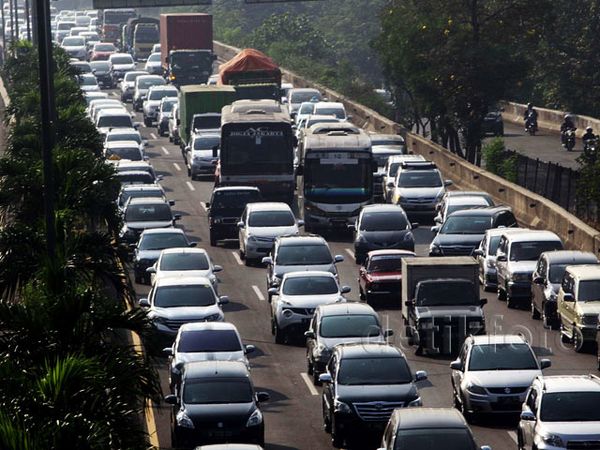 Macet Kembali Sapa Jakarta