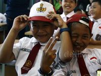 Ekspresi Anak-anak Saat Pertama Masuk Sekolah