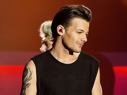 Louis Tomlinson One Direction Putus Hubungan dengan Ayah Kandung