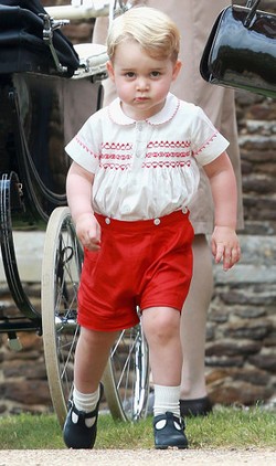 Pangeran George Jadi Inspirasi Desain Busana Anak Karya Kim Kardashian