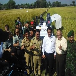 Pakai Mesin Potong Padi Modern, Petani Hemat Biaya 40% Per Hektar