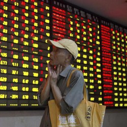 Ini Penyebab Pasar Saham China Terjun 8,4%
