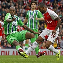 Gol Tunggal Walcott Menangkan Arsenal atas Wolfsburg