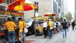 The Halal Guys akan Buka Restoran Waralaba di Kanada