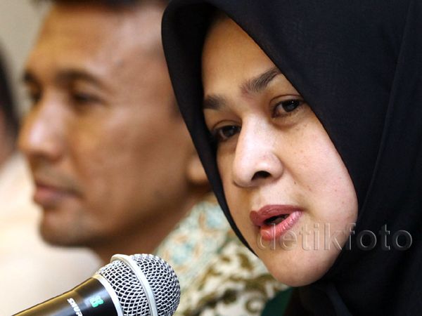 Gatot dan Evy Berikan Keterangan
