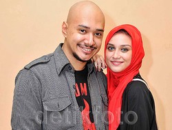 Husein Idol Tak Mau Buru-buru Nikahi Cucu Elvy Sukaesih