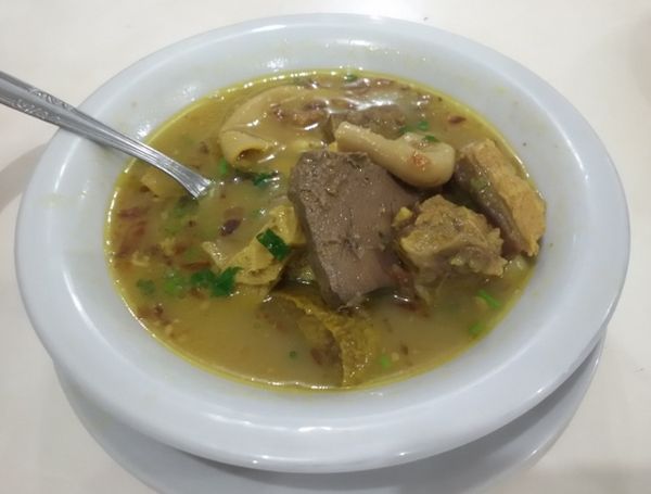 Sluurp, Hangat Gurih Soto Sulung dan Soto Ayam dengan Isian Komplet