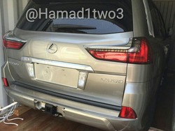 SUV Lexus LX Model 2016 Kejepret Kamera