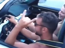 Pengemudi Porsche Angkuh Ini Kena Batunya