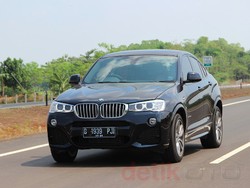 Menguji BMW X4 di Jalan Tol Terpanjang di Indonesia