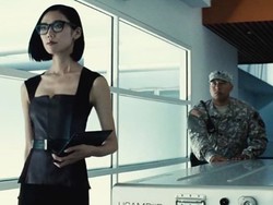 Seksinya Asisten Lex Luthor di Batman v Superman: Dawn of Justice