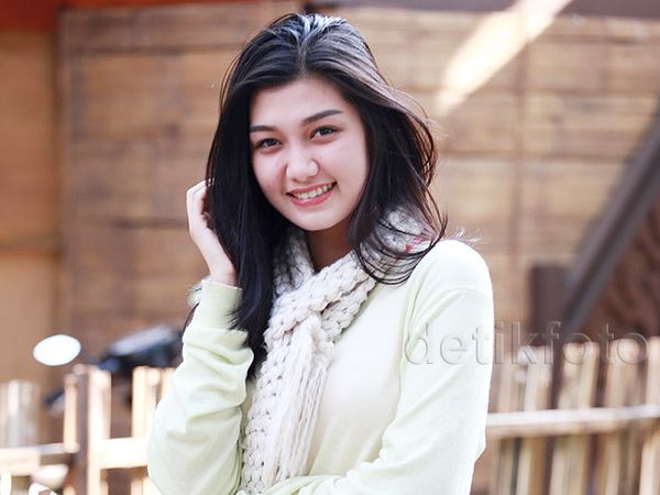 Aura, si Calon Notaris Cantik