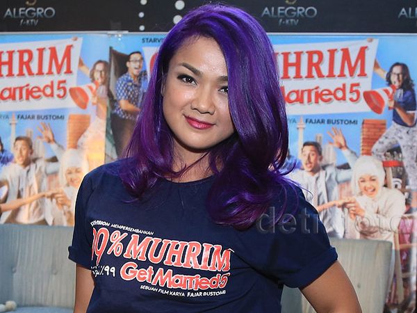 Nirina Zubir Berambut Ungu, Yay or Nay?