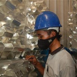 Dari 26 Perusahaan, Hanya PT Timah yang Jualan ke Pasar Lokal