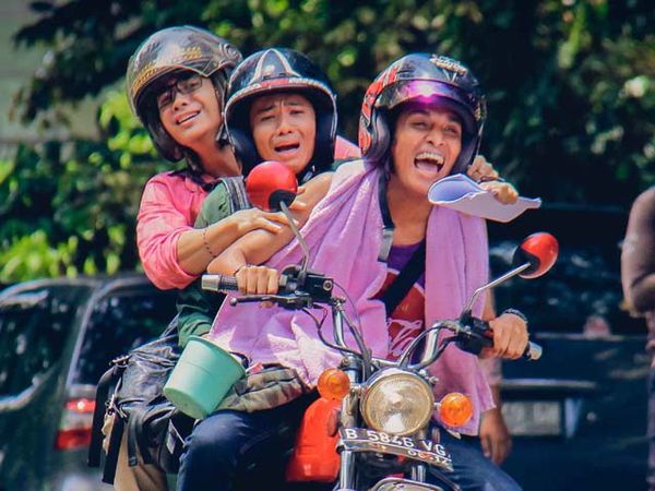 Skripsi Komedi Berbalut Motivasi di Film 'Catatan Akhir Kuliah'