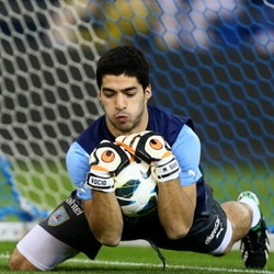 Suarez Unjuk Kemampuan Lagi Sebagai Kiper