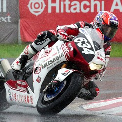 Stoner Celaka di Suzuka, Honda Minta Maaf