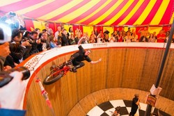 Taman Rekreasi Ala Pasar Malam di Inggris Kembali Dibuka