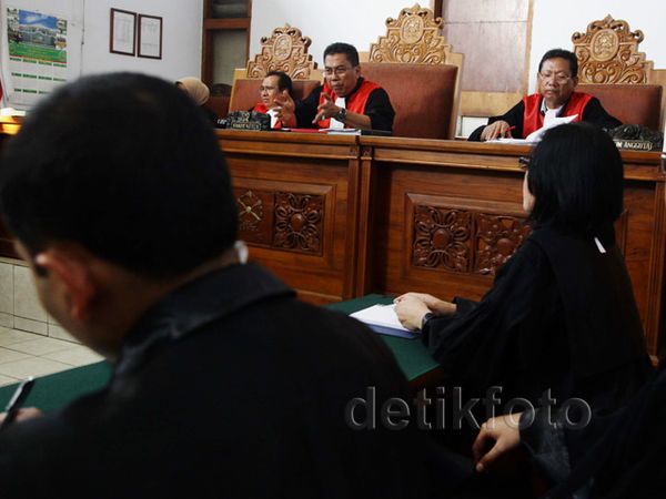 Christopher Mengaku Sakit, Sidang Tuntutan Ditunda