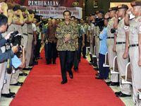 Jokowi Beri PembekalanPada Perwira Remaja TNI - Polri