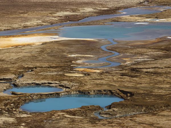 Laut Mati Mengering, Timbulkan Lubang