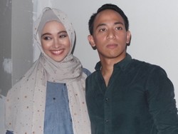 Disebut Jadi Sopir Uber Karena Bangkrut, Suami Poppy Bunga: Dangkal Sekali