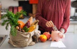 Lakukan 5 Cara Ini Agar Tak Selalu Buang-Buang Makanan