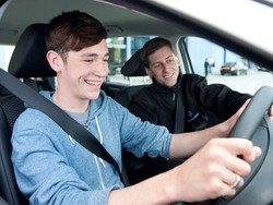 Di Inggris Masyarakat Minta Pelajaran Mengemudi Masuk Kurikulum Sekolah