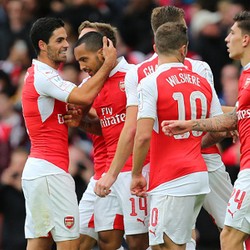 Gary Neville Mengenang Masa-masa Duel Terbaik MU vs Arsenal