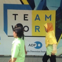 Menperin Blusukan ke Pabrik Sepatu Nike di Tangerang