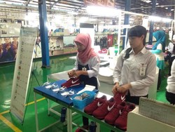 Ekonomi Lesu, Orang RI Pilih Beli Sepatu yang Lebih Murah